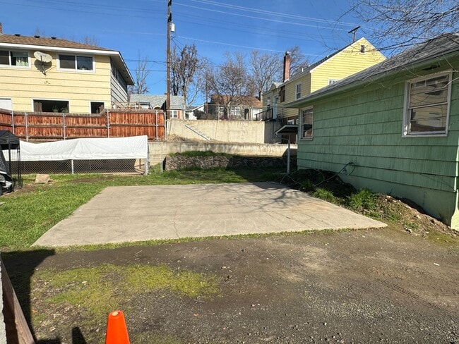 417 NW 9th St in Pendleton, OR - Building Photo - Building Photo