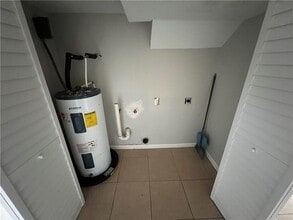 8550 Valor Dr in Chalmette, LA - Foto de edificio - Building Photo