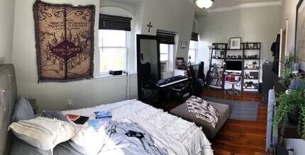 354 Broadway, Unit 6 in Somerville, MA - Foto de edificio - Building Photo