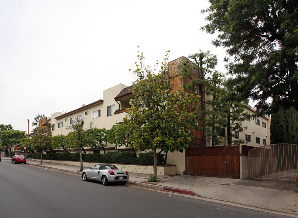 Encino Glen in Encino, CA - Building Photo