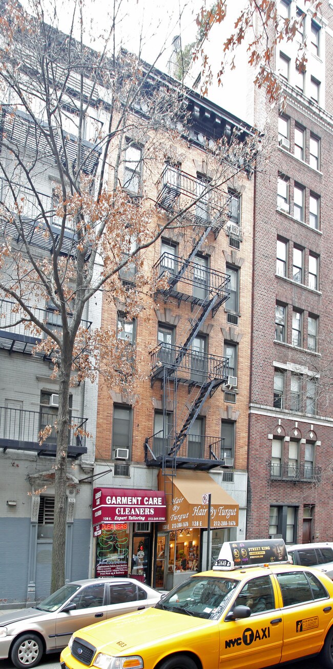 128 E 84th St in New York, NY - Foto de edificio - Building Photo