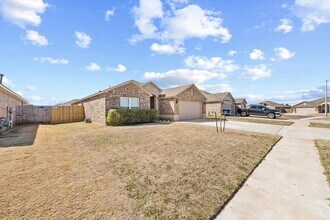 512 SE 3rd Pl in Newcastle, OK - Building Photo - Building Photo