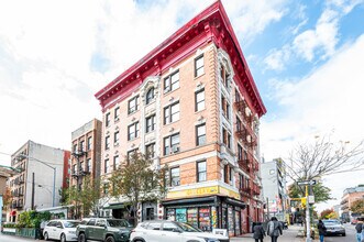 356 Metropolitan Ave in Brooklyn, NY - Building Photo - Building Photo