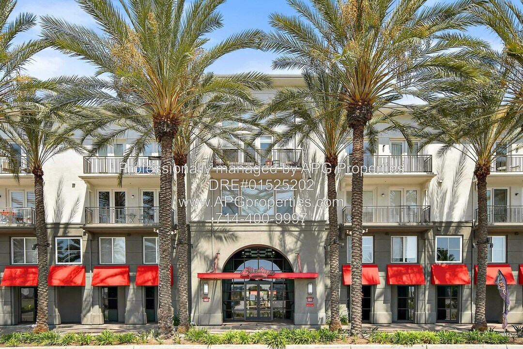 1801 E Katella Ave in Anaheim, CA - Building Photo