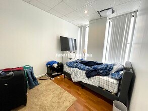 72 Kneeland St, Unit 502 in Boston, MA - Building Photo - Building Photo