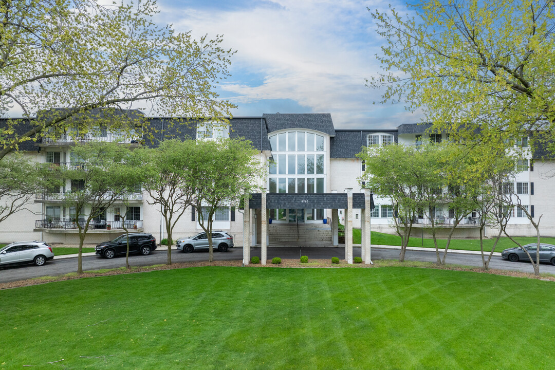 Harrison Heights Condominiums in Munster, IN - Building Photo