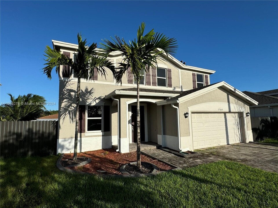 27609 SW 133rd Ave in Homestead, FL - Building Photo