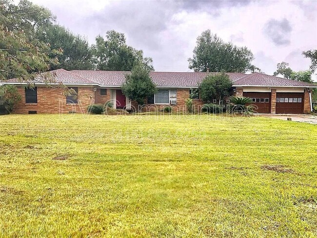 817 Westmont Dr in Houston, TX - Building Photo - Building Photo