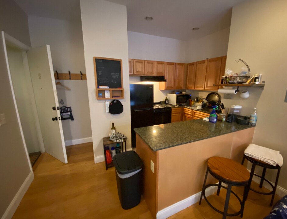 42 Saint Botolph St, Unit 29 in Boston, MA - Building Photo