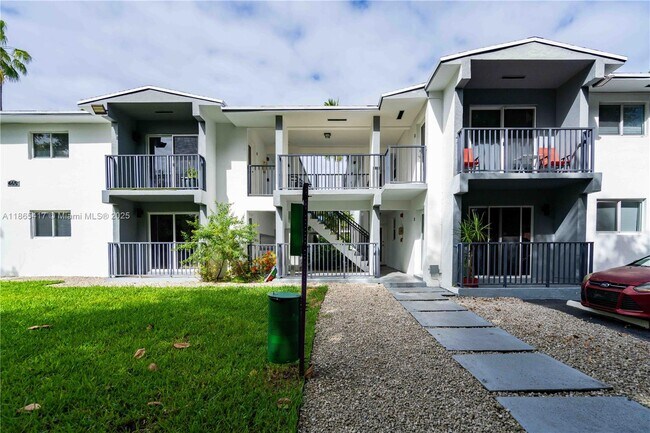 465 NE 59th St in Miami, FL - Building Photo - Building Photo