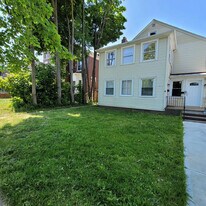 1532 Sunset Ave, Unit 1.1 in Utica, NY - Building Photo