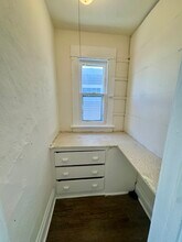 906 Charlotte St, Unit 906 in Davenport, IA - Building Photo - Building Photo