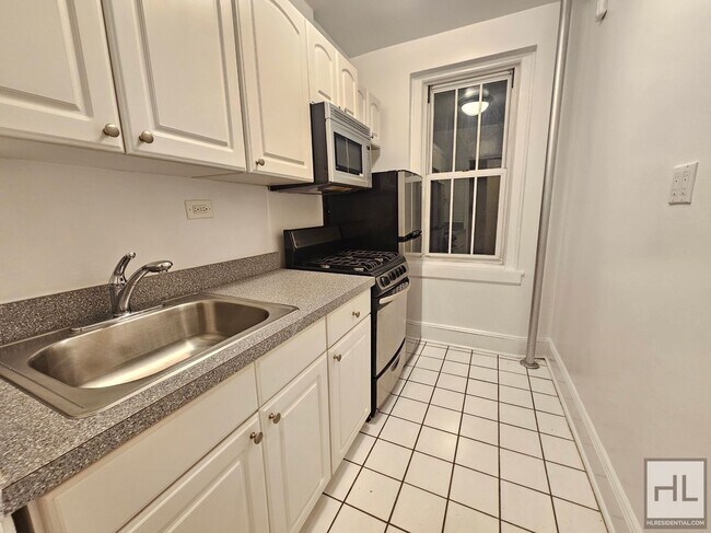 Charming Studio in West Village | 3rd Floo in New York, NY - Building Photo - Building Photo