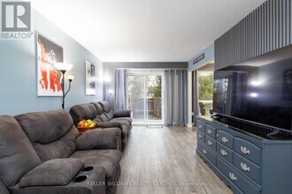 66 Chaucer Crescent in Barrie, ON - Building Photo - Building Photo