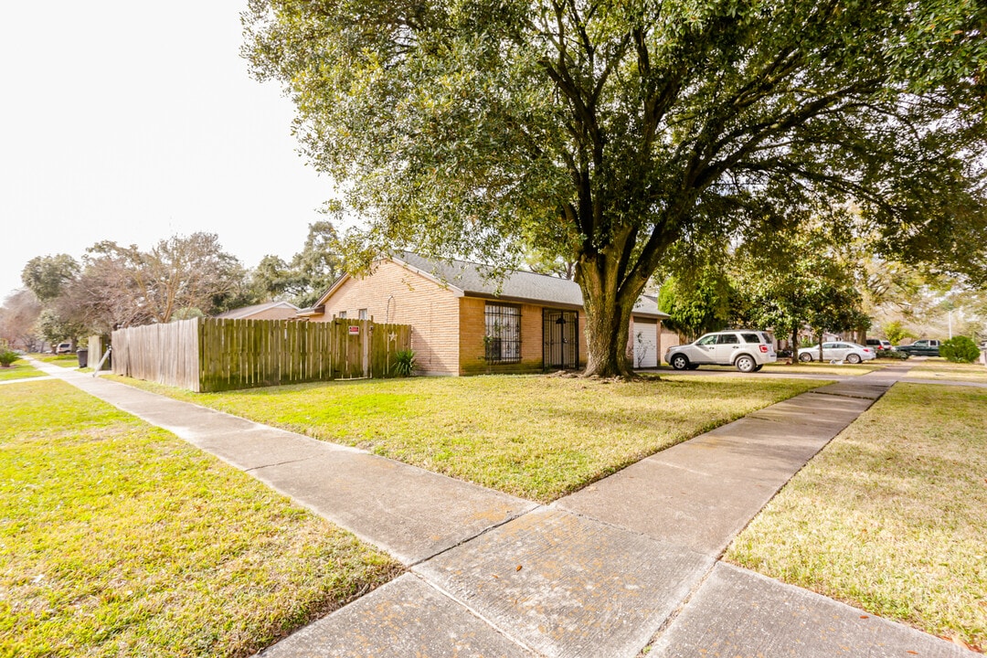 342 Casa Grande Dr in Houston, TX - Building Photo