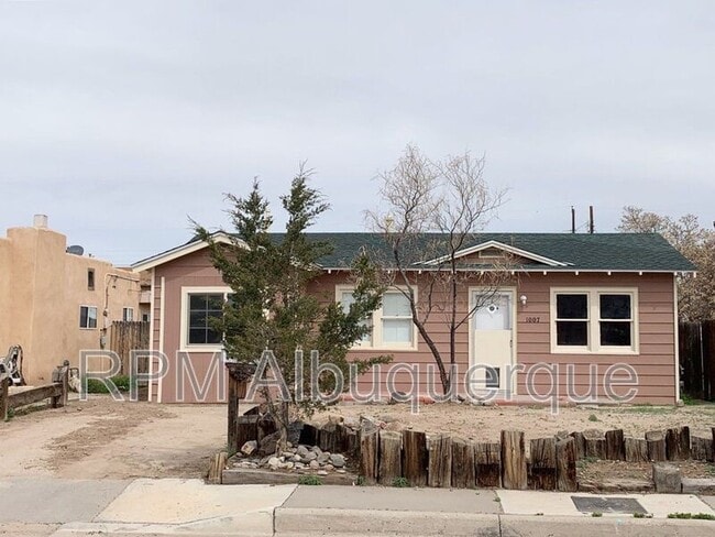 1007 Headingly Ave NW in Albuquerque, NM - Building Photo - Building Photo