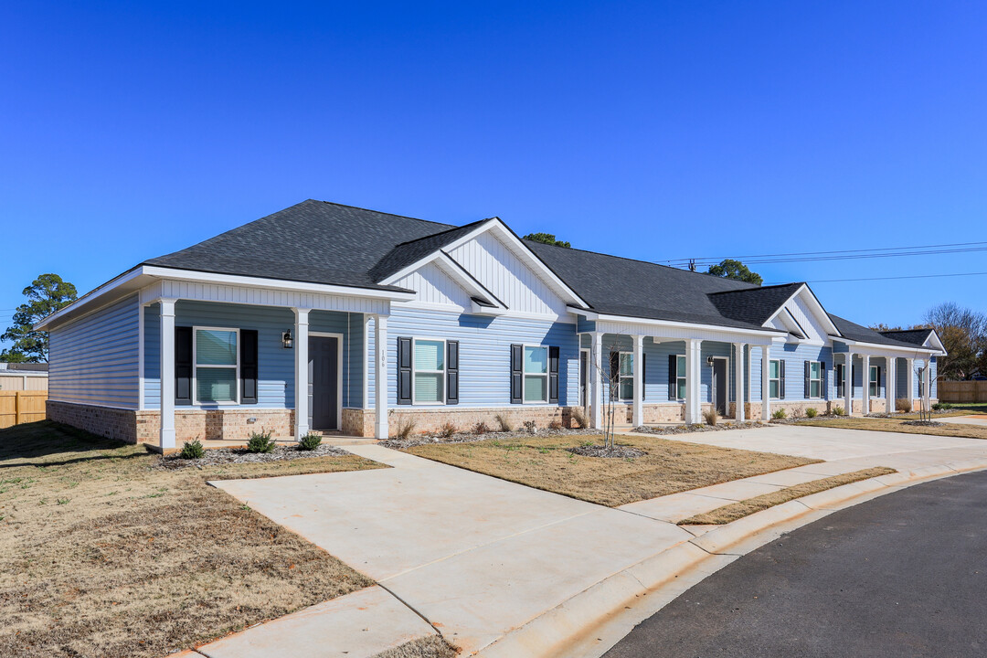 Woodford Ridge Townhomes in Bonaire, GA - Building Photo