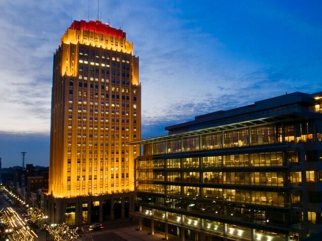 2 N 9th St in Allentown, PA - Foto de edificio - Building Photo