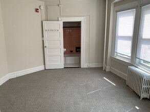 4039 Spruce St, Unit 2R in Philadelphia, PA - Building Photo - Building Photo