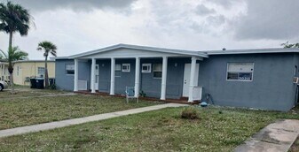 1026 Bacon Cir NE, Unit A in Palm Bay, FL - Building Photo