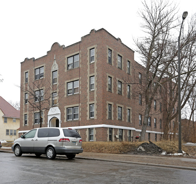 Cathedral Apartments in St. Paul, MN - Foto de edificio - Building Photo