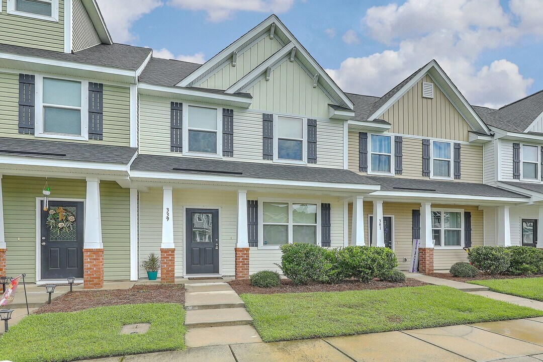 339 Flyway Rd in Goose Creek, SC - Foto de edificio