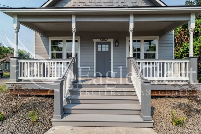 property at 1001 Pomona St