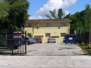 21 NW 59th St in Miami, FL - Building Photo - Building Photo