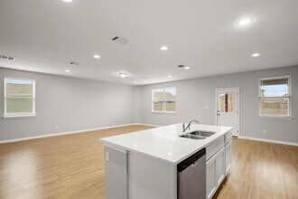 6807 Tiznow Ln in Buda, TX - Building Photo - Building Photo