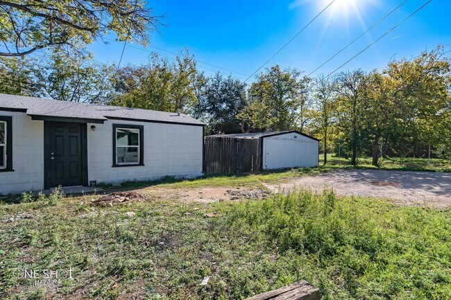 1909 Highland Ave, Unit 1.5 in Abilene, TX - Foto de edificio - Building Photo