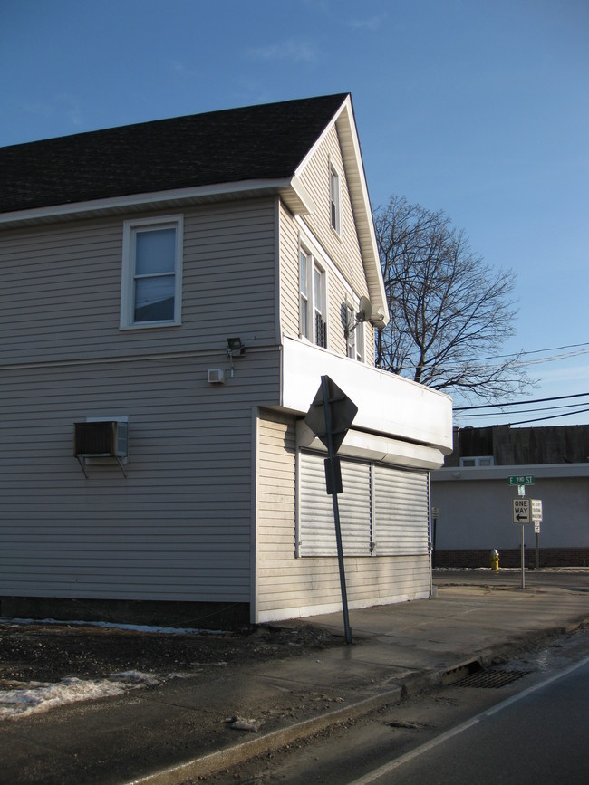 1262 New York Ave in Huntington Station, NY - Building Photo - Building Photo