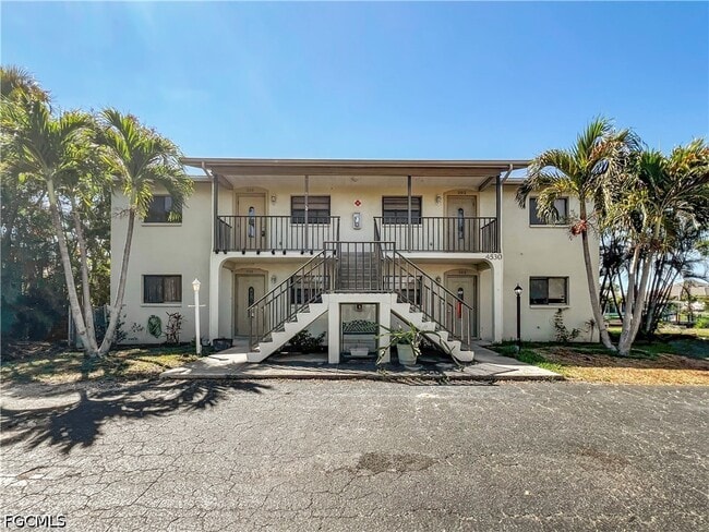4530 SW 10th Ave