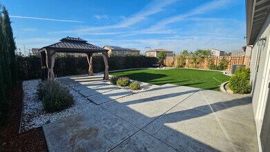 10809 Asuncion Pl in Bakersfield, CA - Building Photo - Building Photo