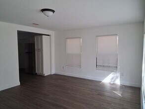 1065 Winthrop St in Jacksonville, FL - Building Photo - Building Photo