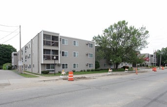 ReNew Minnehaha in Minneapolis, MN - Foto de edificio - Building Photo