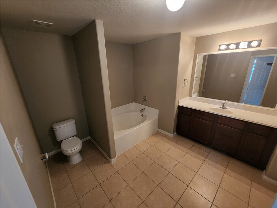 24311 Sandhill Trails Ct in Hockley, TX - Building Photo