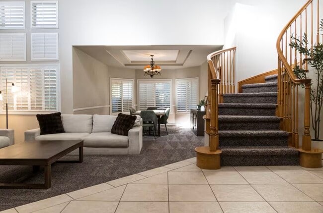 2536 El Paso Grande Ave