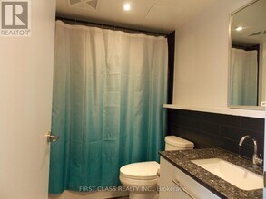 160 Flemington Rd in Toronto, ON - Building Photo - Building Photo