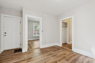 225 Valley St in Portland, ME - Building Photo - Building Photo