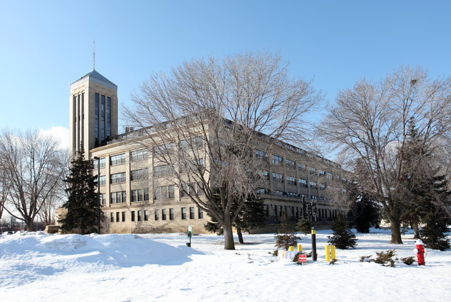 CW Lofts in Minneapolis, MN - Foto de edificio - Building Photo