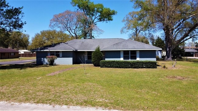 2601 Holly St in Liberty, TX - Building Photo - Building Photo