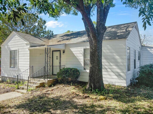 4924 Penrose Ave in Fort Worth, TX - Building Photo - Building Photo