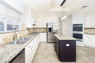 10024 Lachlan Dr in Austin, TX - Building Photo - Building Photo