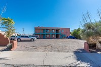 Desert Rose Apartments in Las Cruces, NM - Building Photo - Building Photo