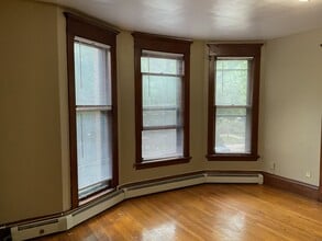 301 Dayton Ave in St. Paul, MN - Building Photo - Interior Photo