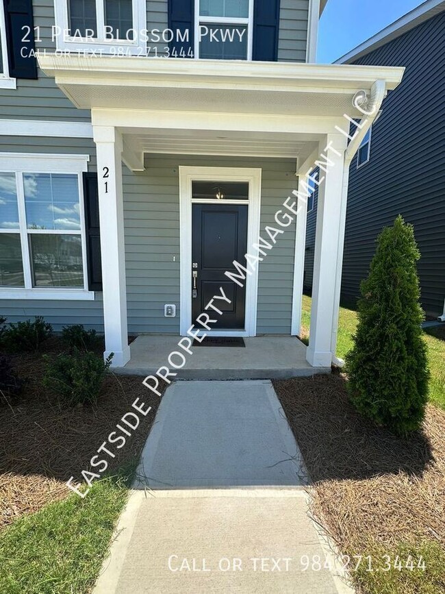 21 Pear Blossom Pkwy in Clayton, NC - Building Photo - Building Photo