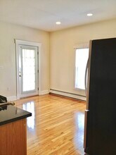 16 Grant St-Unit -2 in Boston, MA - Foto de edificio - Building Photo