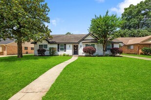4411 Deer Lodge Dr in Houston, TX - Building Photo