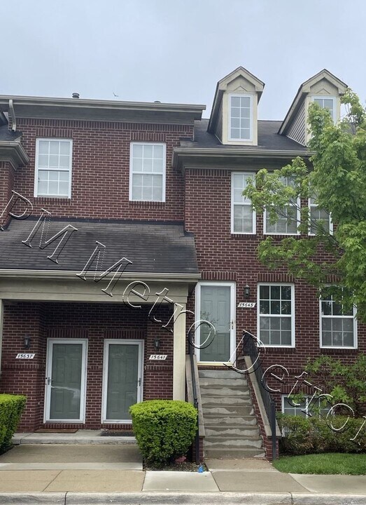 15641 Stone Crossing Dr in Southfield, MI - Building Photo