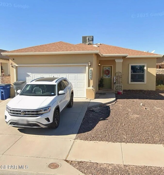 2229 Bird Song St in El Paso, TX - Building Photo